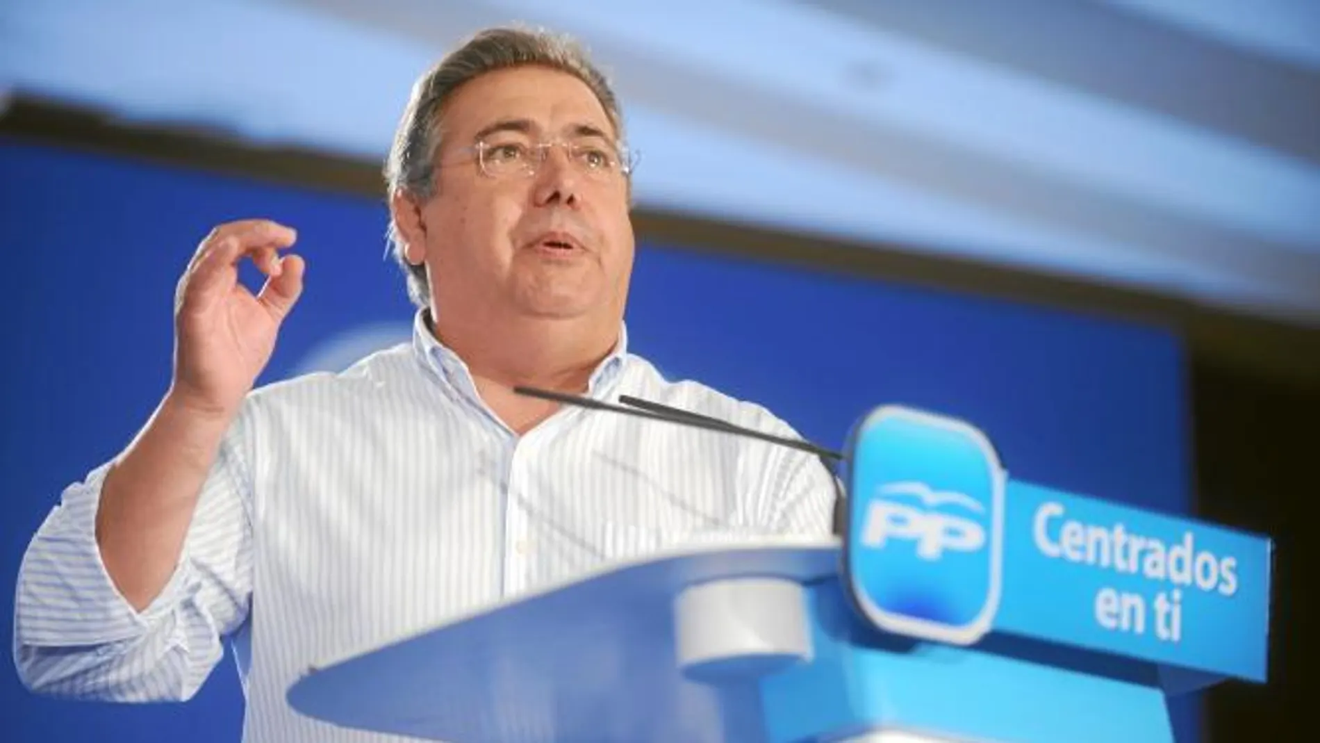 El alcalde participó ayer en la clausura de la Intermunicipal del PP celebrada en Sevilla
