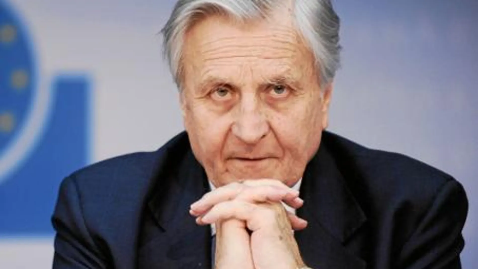 El presidente del BCE, Jean-Claude Trichet, mantiene la «posibilidad» de subir los tipos en abril