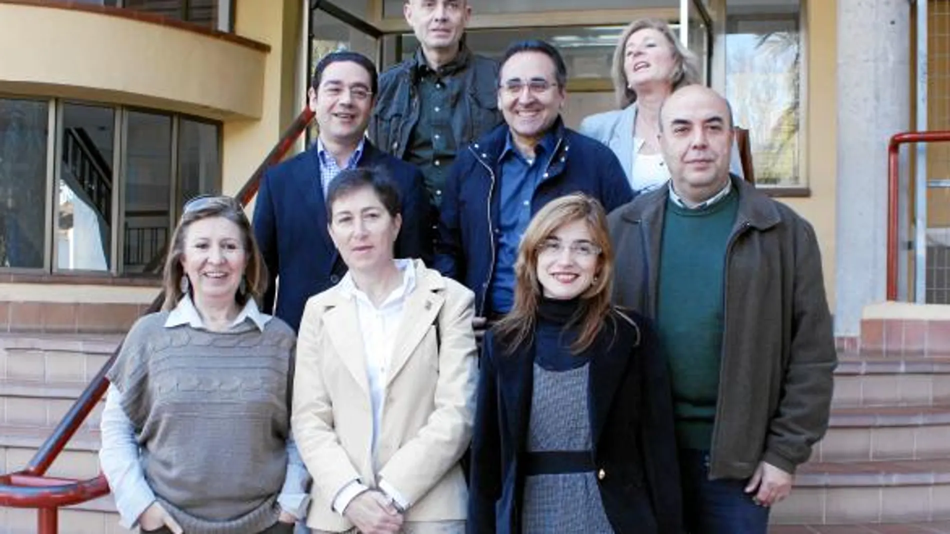 La consejera de Sanidad, María Ángeles Palacios (primera fila inferior), junto a los responsables del Partido Popular en la Región de Murcia