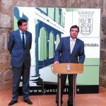 El presidente de la Junta de Extremadura, Guillermo Fernández Vara, da cuenta de su reunión con el líder socialista de Castilla y León, Óscar López