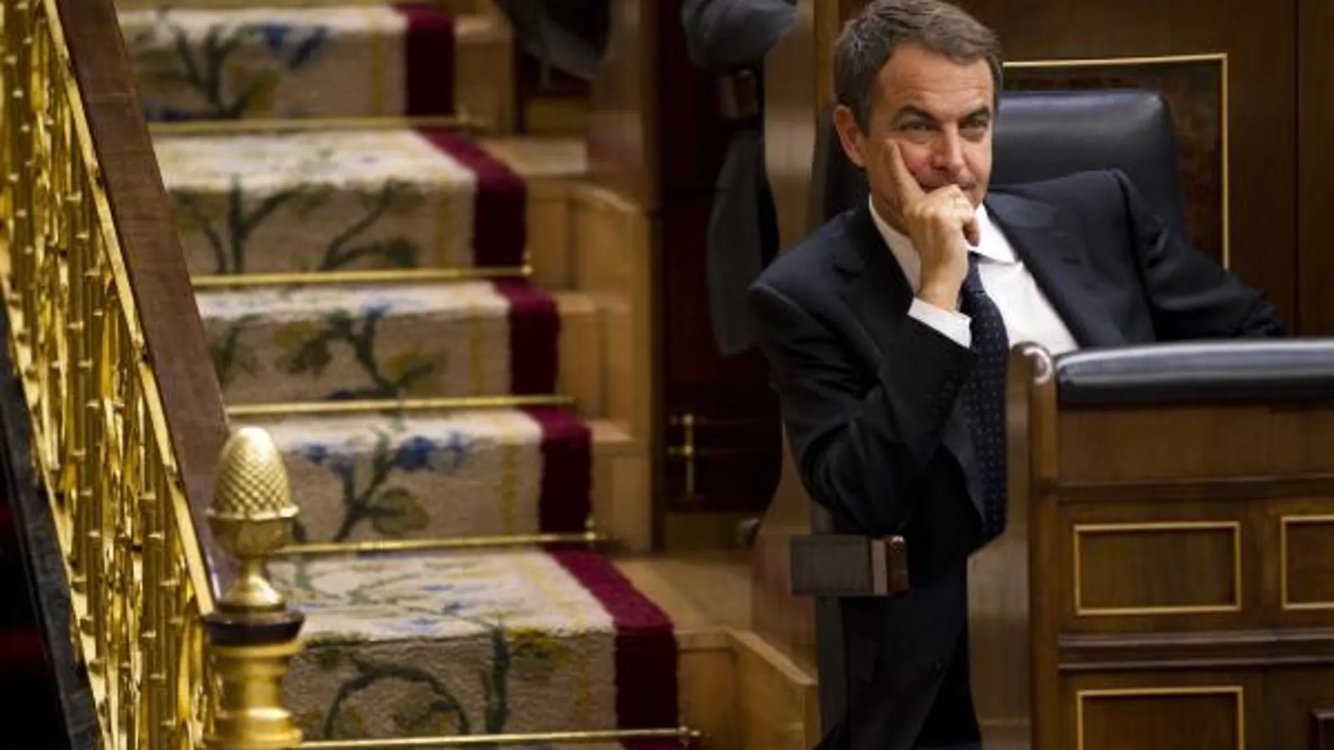 Zapatero asiste al Pleno sobre la prórroga del estado de alarma