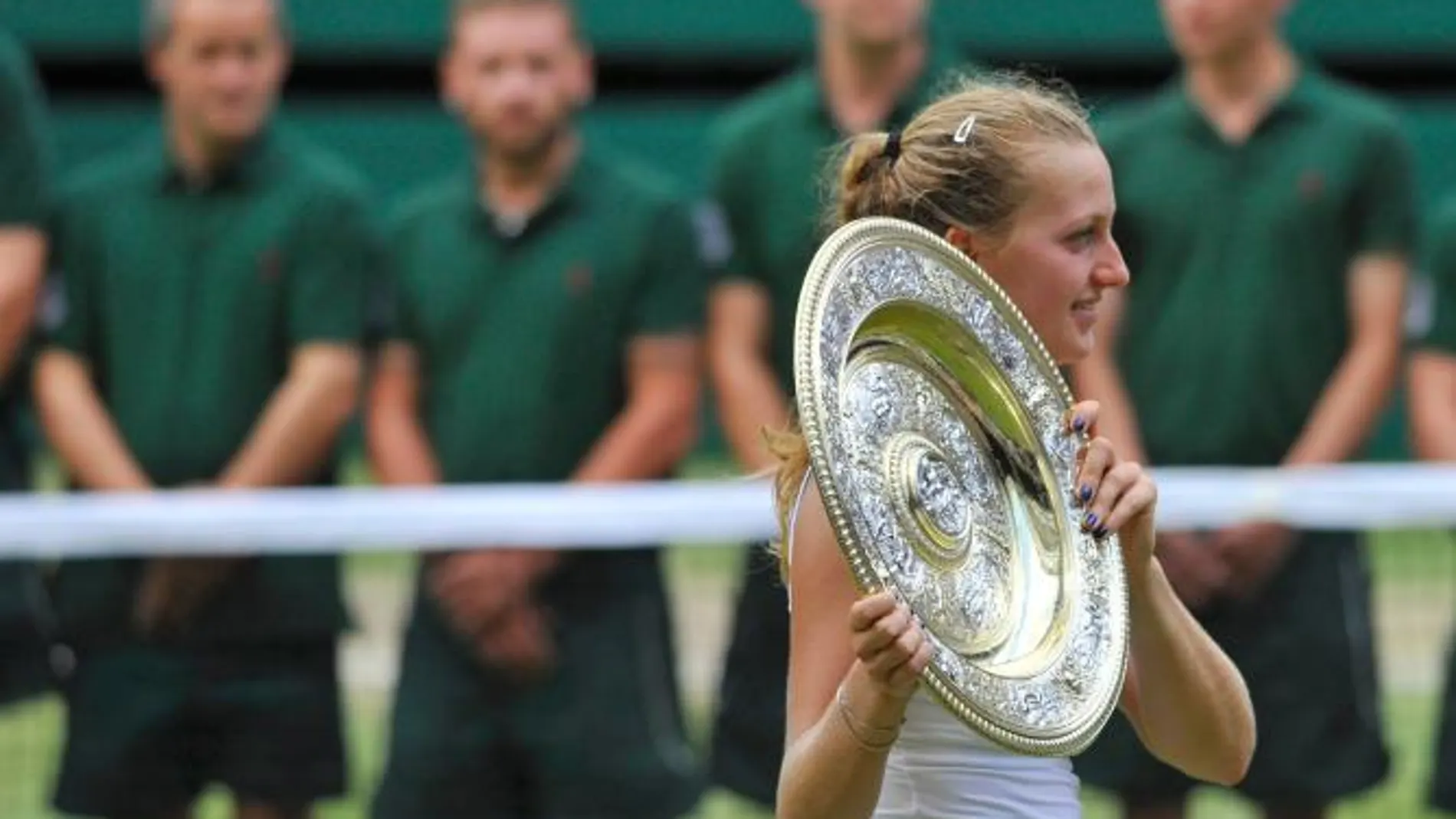 Kvitova se impuso en la final por 6-3 y 6-4 a Sharapova