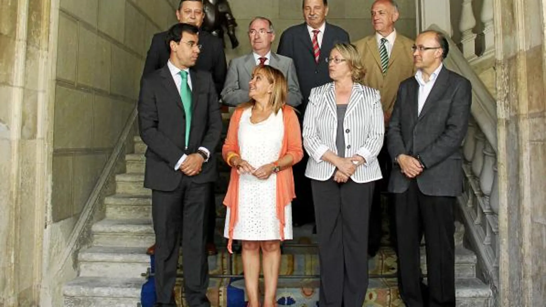 El PSOE pide a la Junta que controle más los menús de los comedores escolares