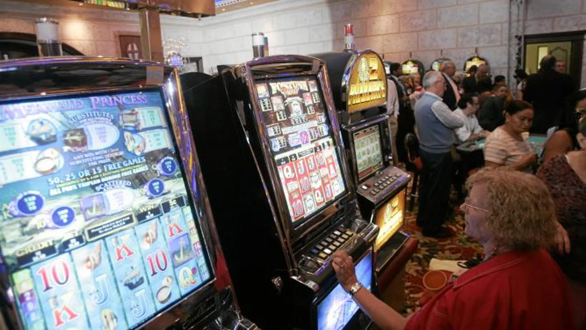 La Ley regulará también los juegos que oferten los empresarios autorizados del juego presencial