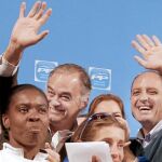 El presidente Camps y González Pons, durante el acto celebrado ayer en Valencia