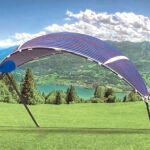 Parasol solar: protege de la radiación mientras carga el móvil