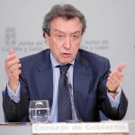 El portavoz y consejero de la Presidencia, José Antonio de Santiago-Juárez, explica los acuerdos del Consejo