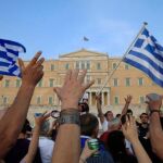 S&P rebaja la nota de Grecia en tres escalones, hasta 'CCC'