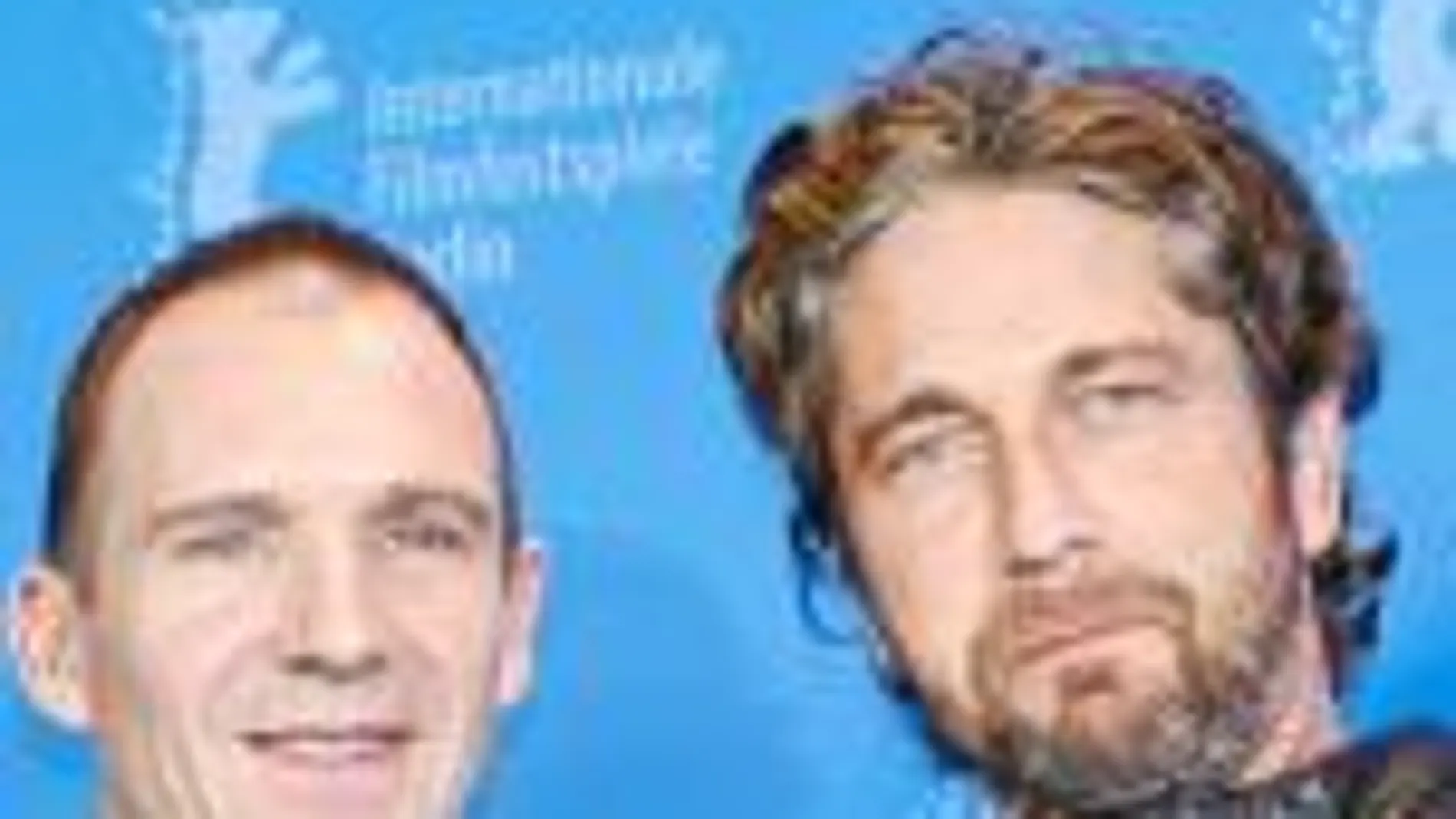 Fiennes y Gerard Butler, en Berlín