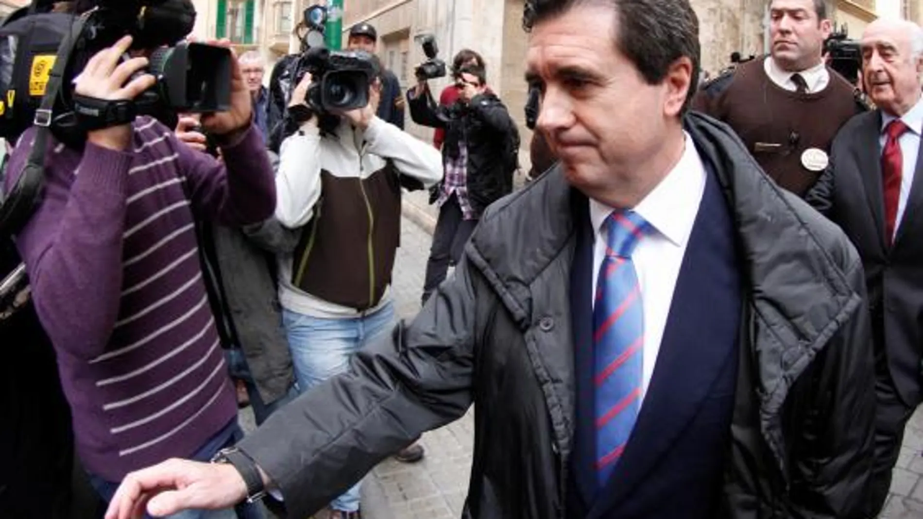 El juez impone una fianza de 1,6 millones a Jaume Matas