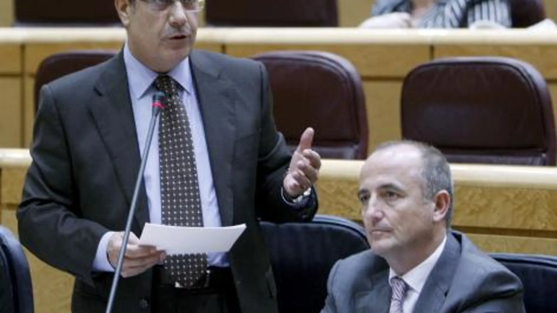 El ministro de Trabajo, Celestino Corbacho su intervención en la sesión de control al Gobierno en el Senado