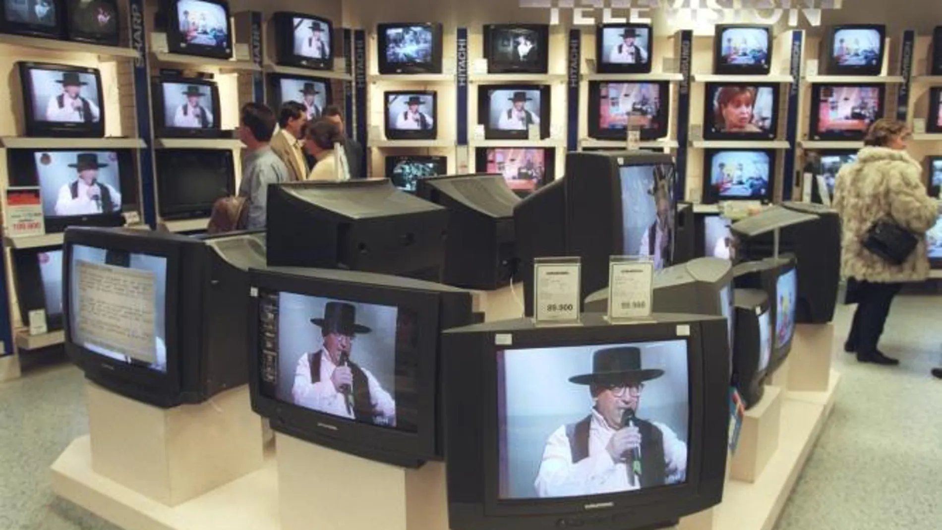 Enero bate récord de consumo de televisión: 264 minutos por persona al día