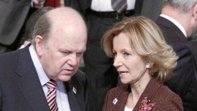 Elena Salgado junto a su homólogo irlandés, Michael Noonan