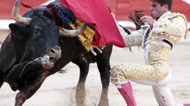 El manchego da un pase de pecho, ayer, rodilla en tierra