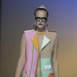 Una modelo luce una creación del diseñador David Delfín durante la segunda jornada de la Cibeles Madrid Fashion Week