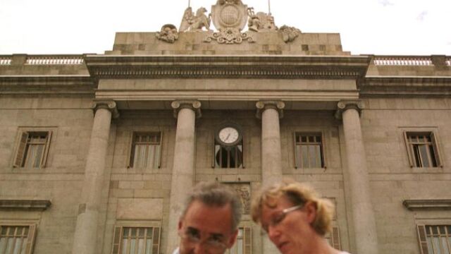 Imagen del Ayuntamiento de Barcelona, uno de los municipios rebajados