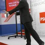  El PSOE equilibra su precampaña entre Rubalcaba y Chacón