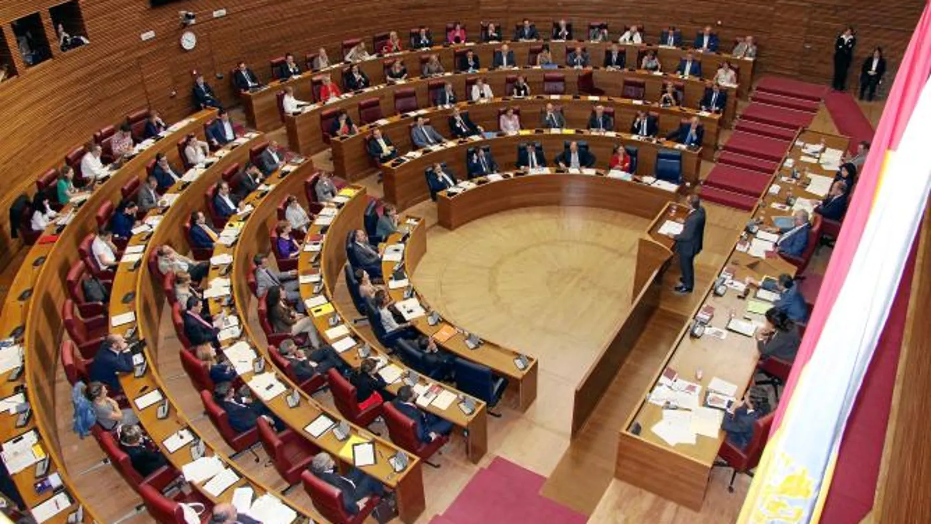La asignación de Les Corts a los grupos parlamentarios suponen solo el quince por ciento del total del presupuesto de la Cámara autonómica valenciana