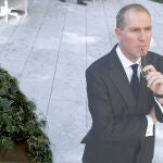 «Somos pioneros en ofrecer TV en directo en un avión»