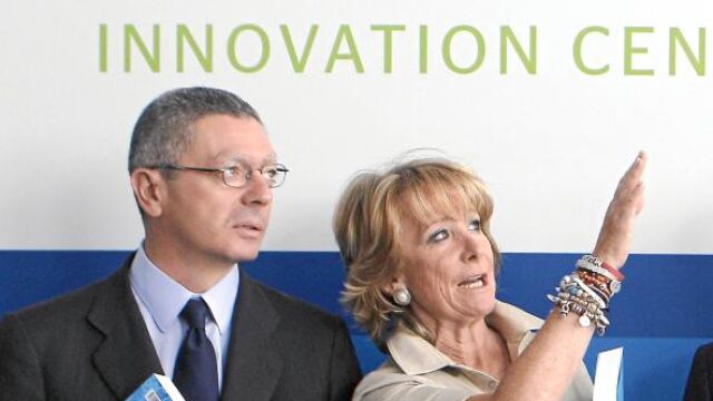 Gallardón y Aguirre acudieron ayer a la inauguración del nuevo centro de innovación del BBVA en el centro de Madrid