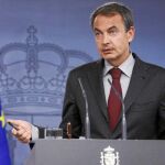 El presidente del Gobierno central, José Luis Rodríguez Zapatero, alabó ayer la Ley llevada a cabo por el jefe del Ejecutivo autonómico