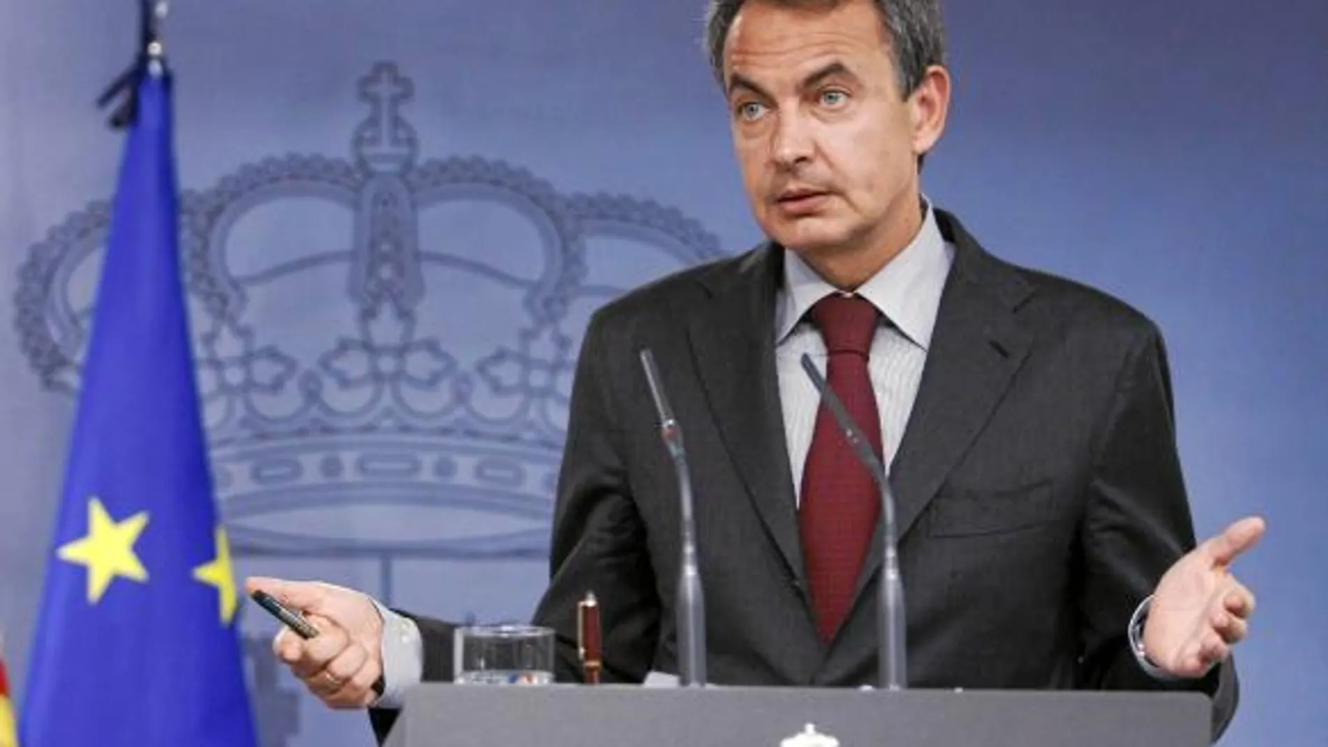 El presidente del Gobierno central, José Luis Rodríguez Zapatero, alabó ayer la Ley llevada a cabo por el jefe del Ejecutivo autonómico