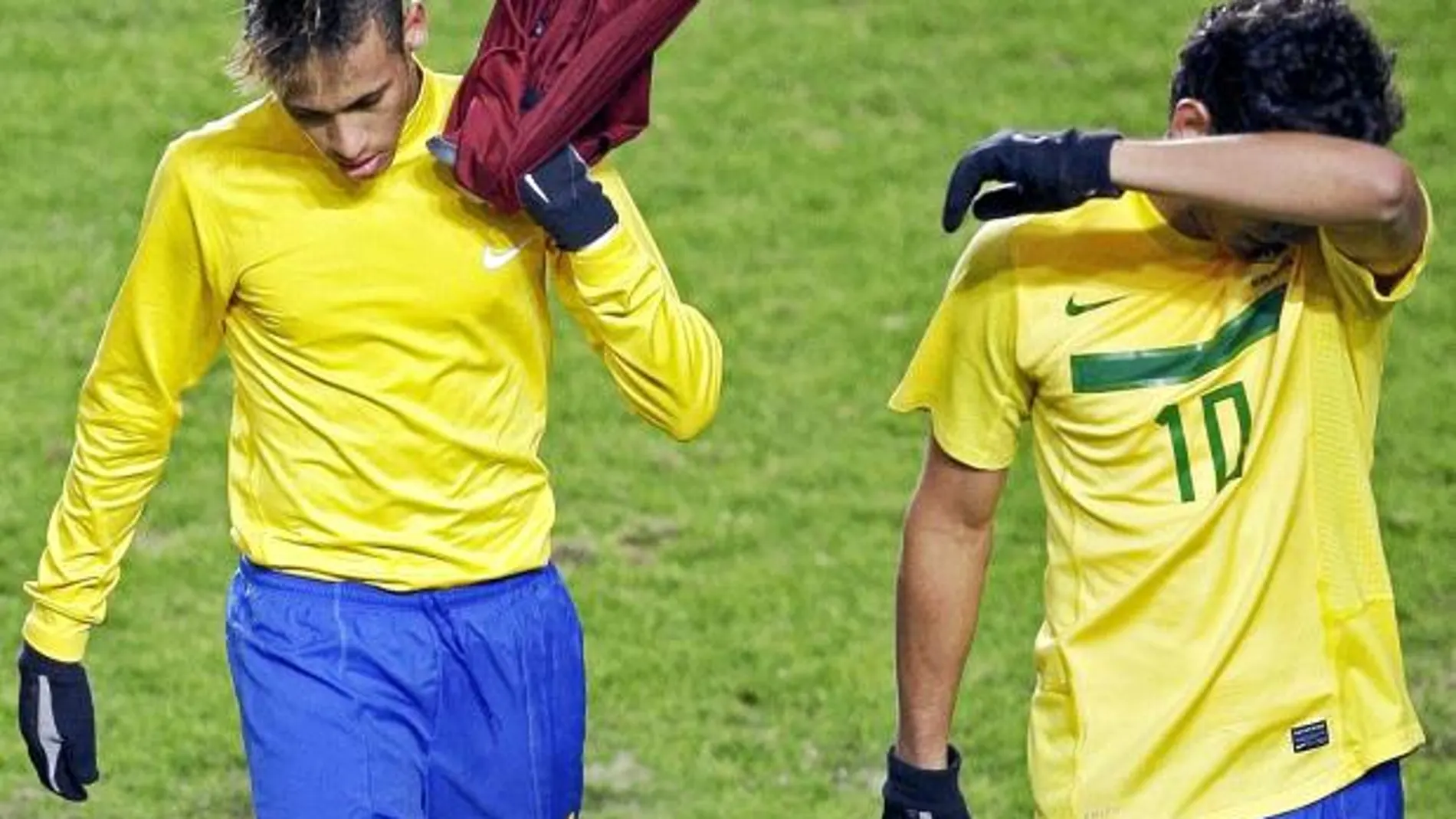 Neymar y Ganso dejaron destellos de su calidad durante el partido de ayer