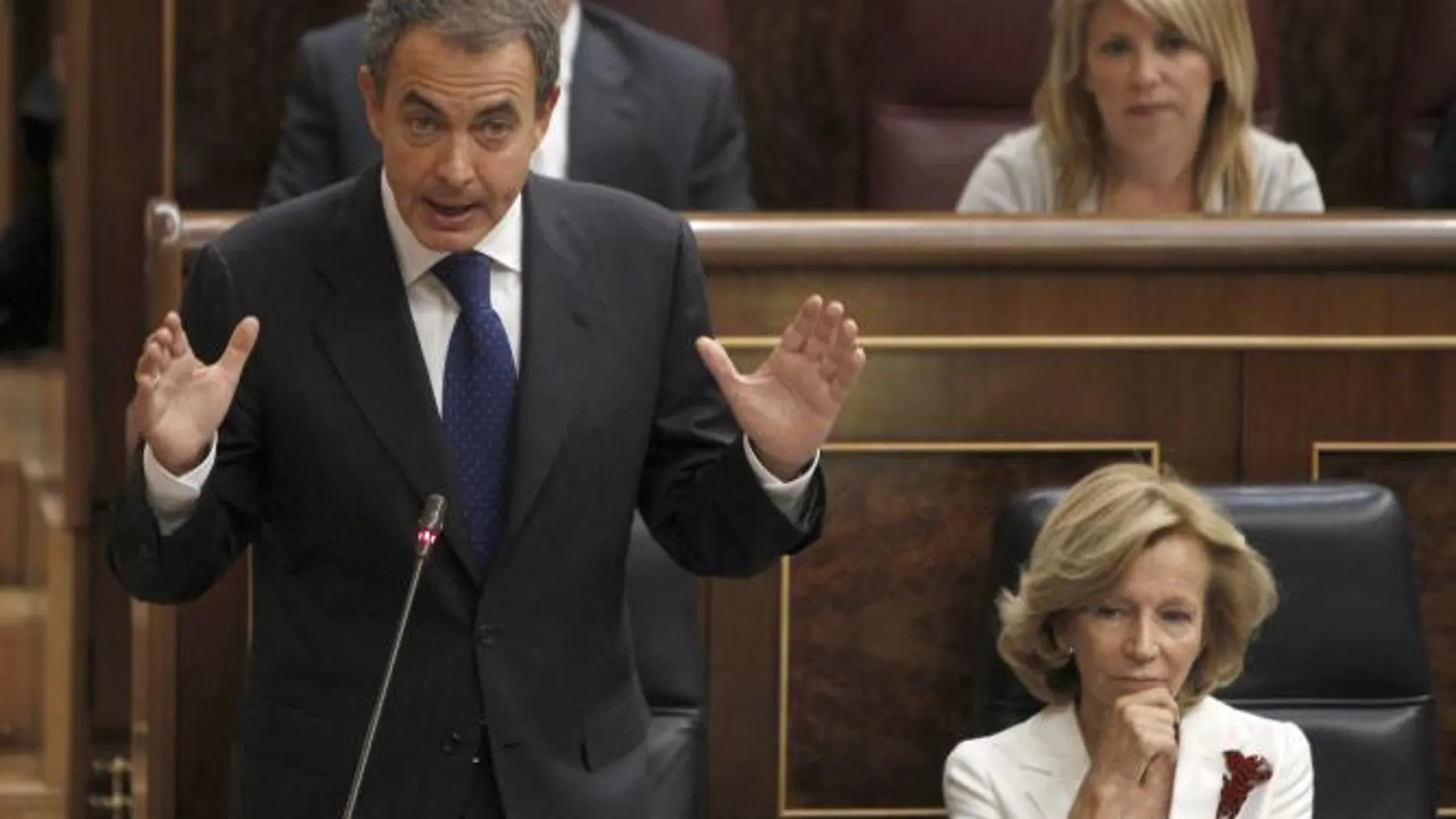 El jefe del Ejecutivo, José Luis Rodríguez Zapatero, durante una de sus intervenciones en la última sesión de control al Gobierno de la legislatura
