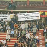 Los aficionados catalanes reivindicaron ayer en el tendido de La Misericordia su derecho a ver toros