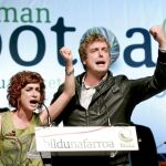 Maiorga Ramírez y Bakartxo Ruiz, dos de los representantes de Bildu, durante un acto de la coalición abertzale