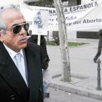 Carlos Morín especializó sus clínicas en abortos tardíos y de alto riesgo
