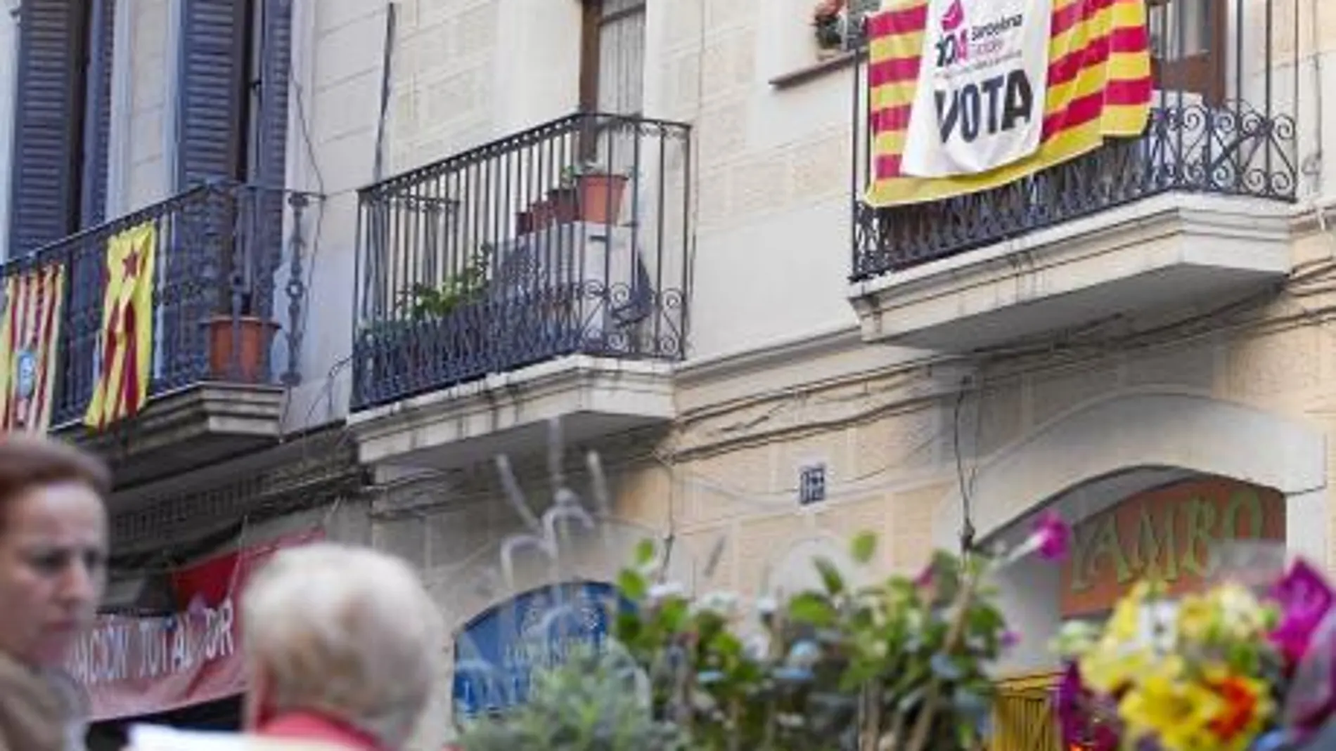 Más de 1,4 millones de barceloneses pueden participar en la consulta soberanista que no tiene validez legal