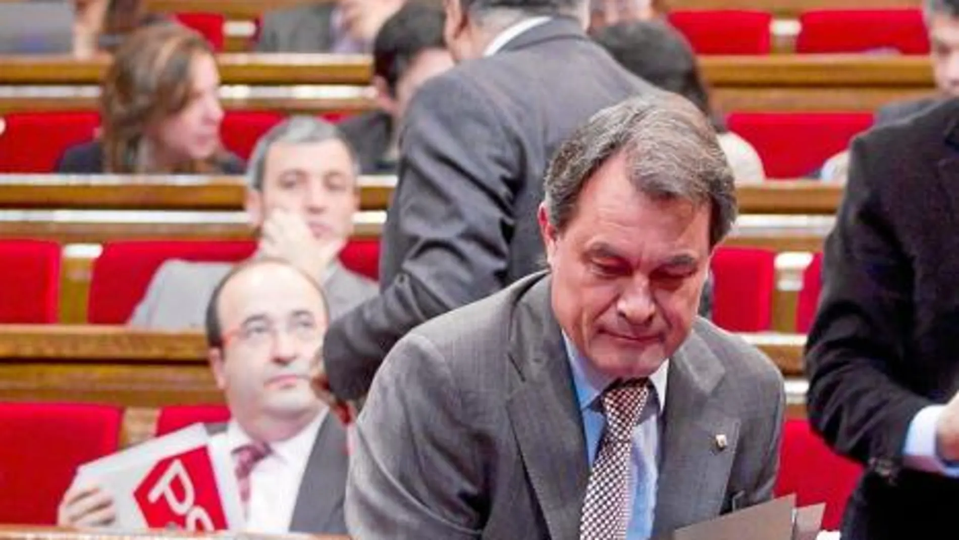 La intención del ejecutivo de Mas es reformar 80 leyes para potenciar el ahorro de la administración