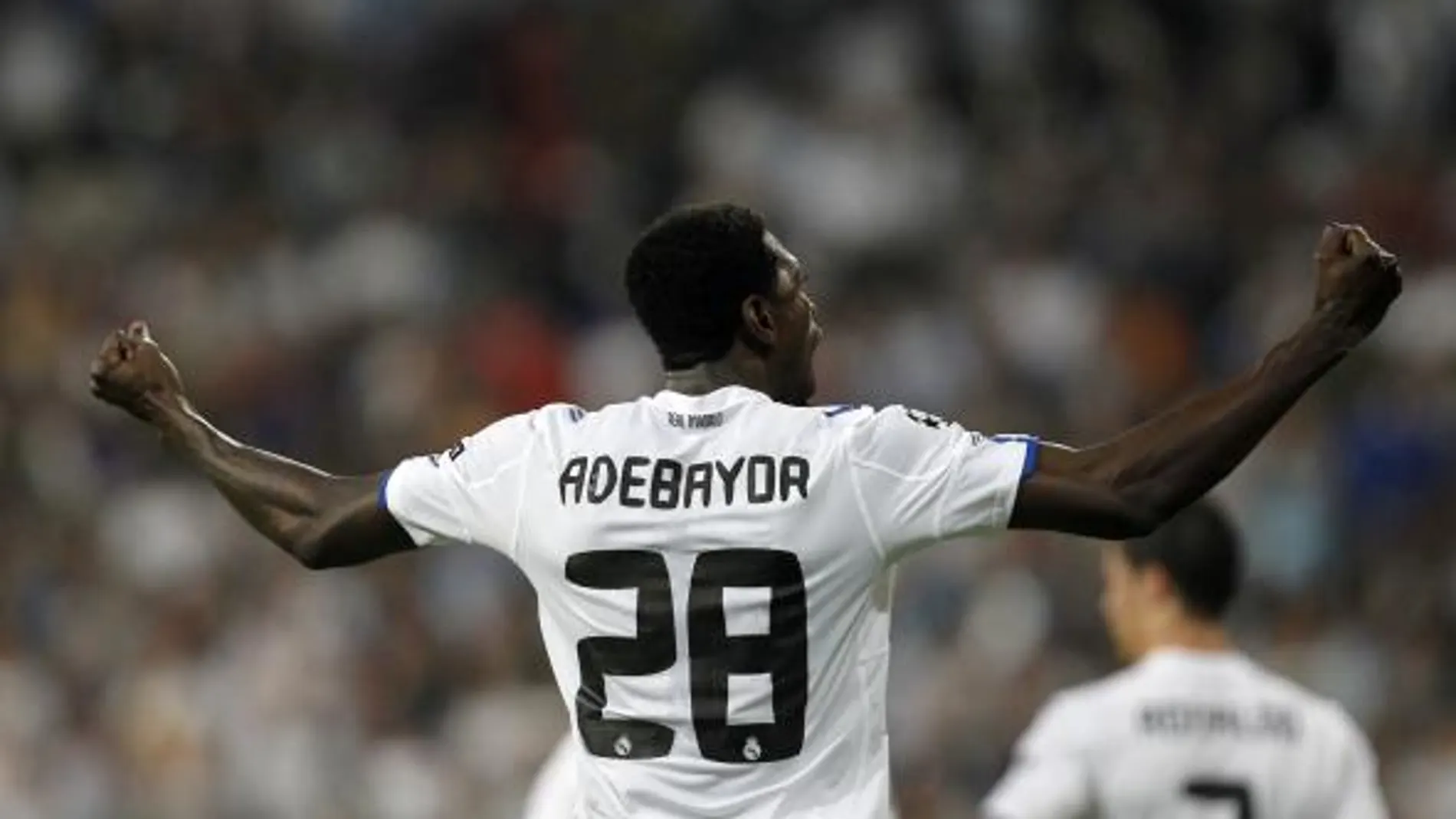 Adebayor brilla en el Bernabéu ante más de 8 millones de seguidores