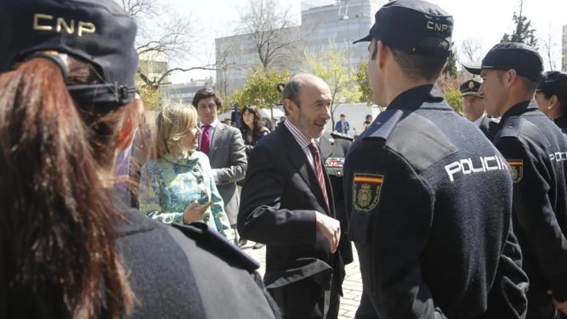 El SPP cree que Rubalcaba dirigirá Interior «en la sombra»