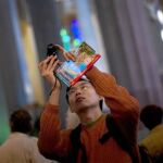 Los extranjeros que tuvieron la idea de ir en sábado a la Sagrada Familia se encontraron con largas colas