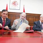 Antonio Pardo y Jesús Casas suscriben el convenio de colaboración