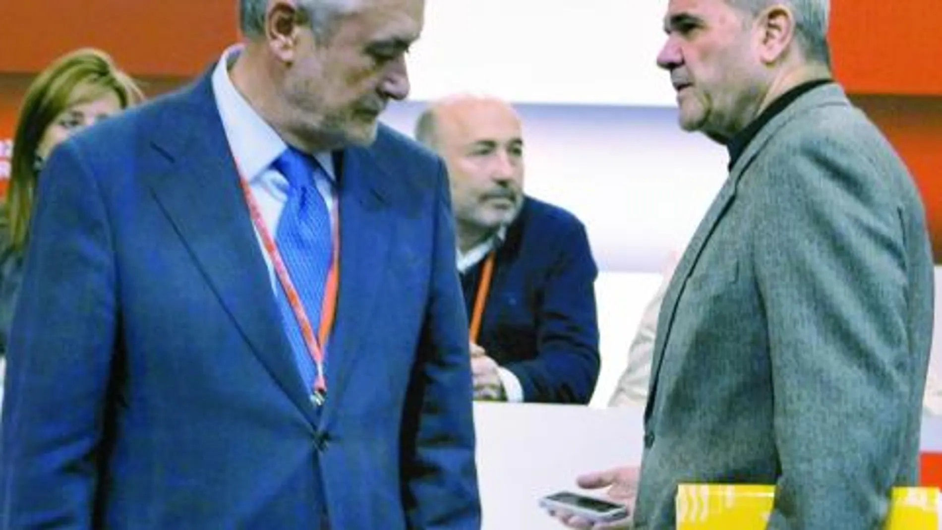 Manuel Chaves y José Antonio Griñán, en la convención municipal que se celebró en Sevilla en febrero