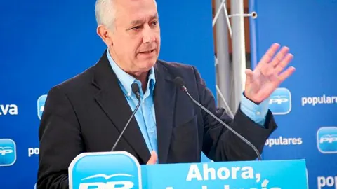 El presidente del PP-A, Javier Arenas, en una reunión del partido ayer en la capital onubense