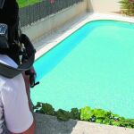 Fallece una niña de trece años en una piscina de Ávila
