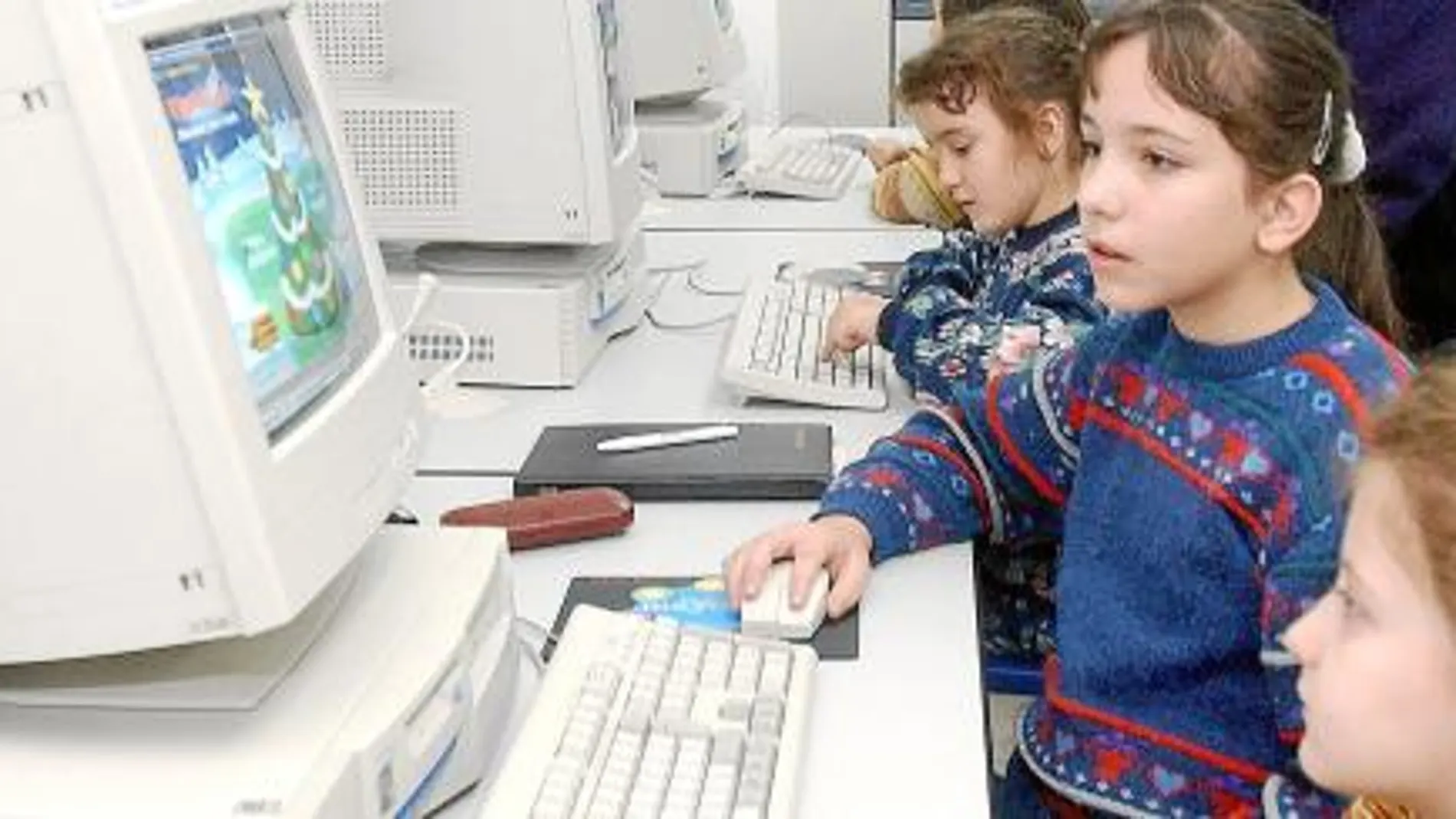 Los niños de Castilla y León cada vez manejan con más facilidad y soltura las nuevas tecnologías