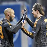 Torres felicita a Anelka