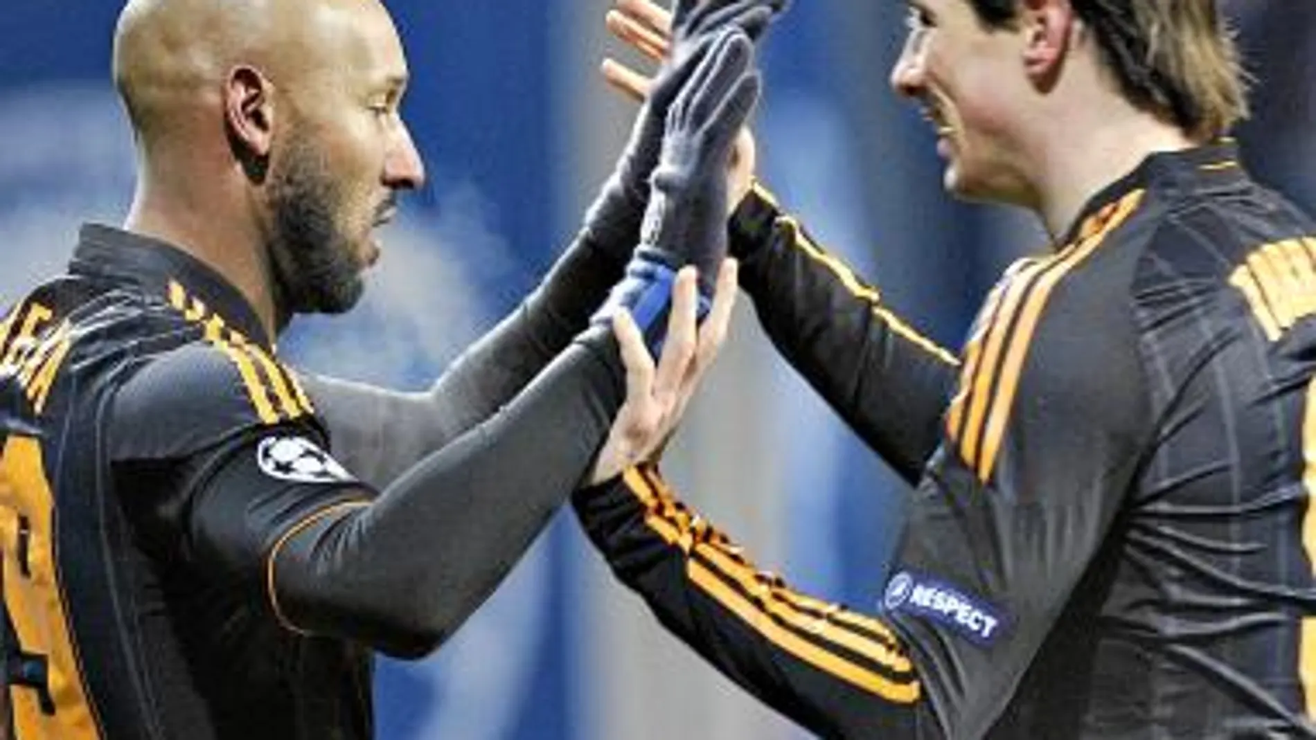 Torres felicita a Anelka