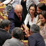Grecia echará a la calle a 150.000 funcionarios