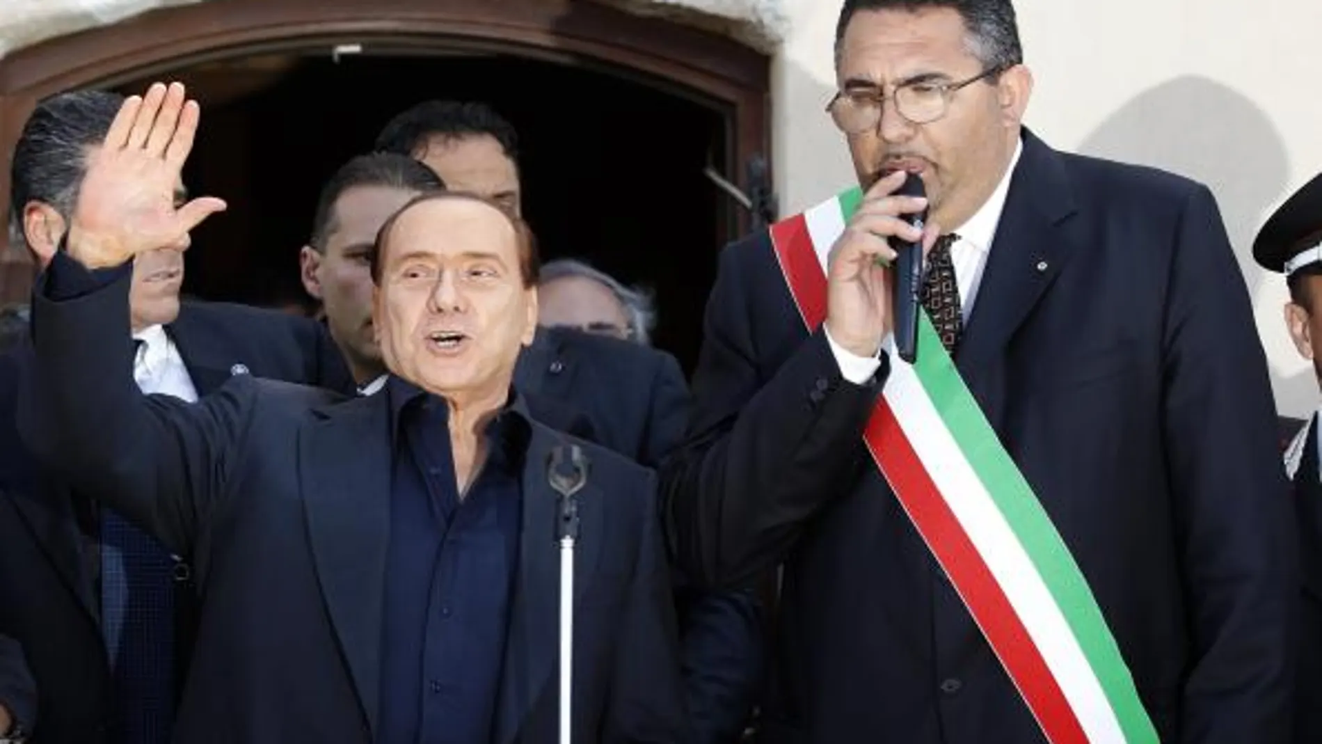 Berlusconi visita este miércoles Lampedusa
