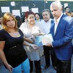 Los candidatos miden sus fuerzas «desiguales» en el arranque escolar