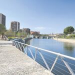 El puente de Segovia es uno de los nuevos espacios, gracias a la peatonalización de la ribera del Manzanares