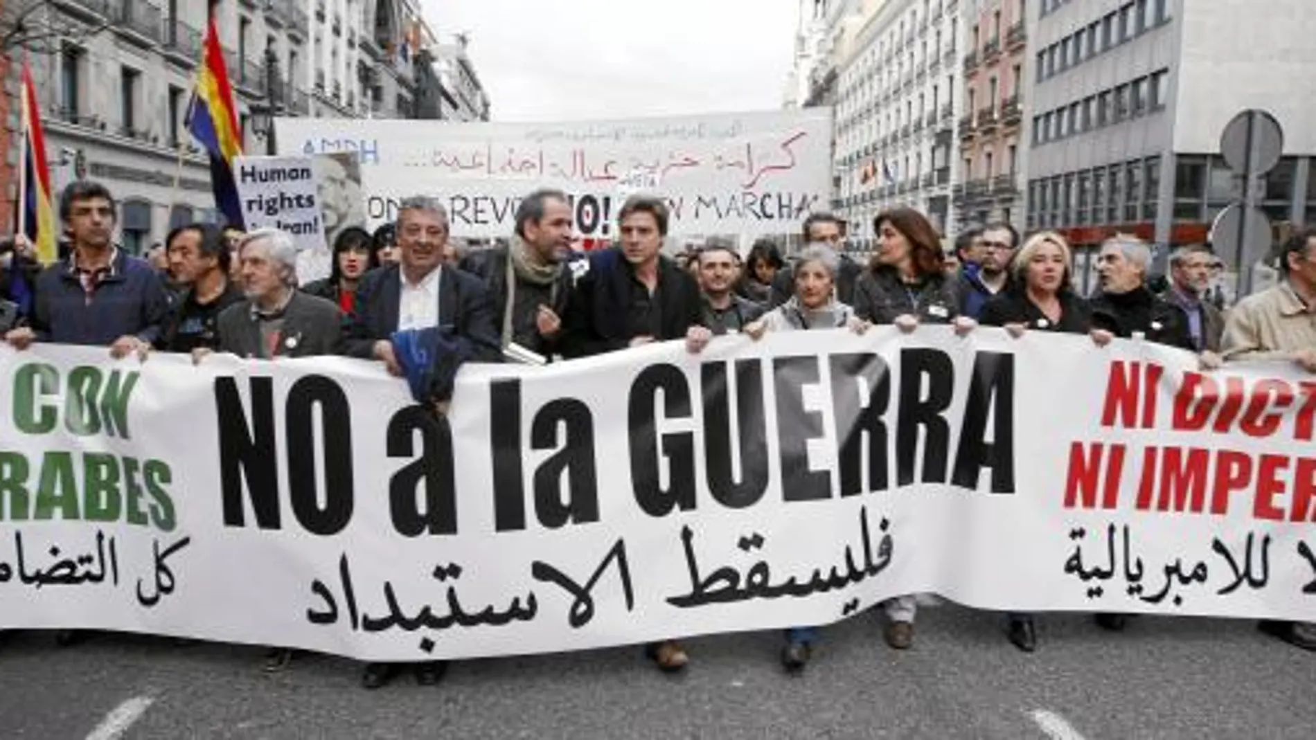 Cabecera de la manifestación de ayer contra la intervención de la OTAN en Libia