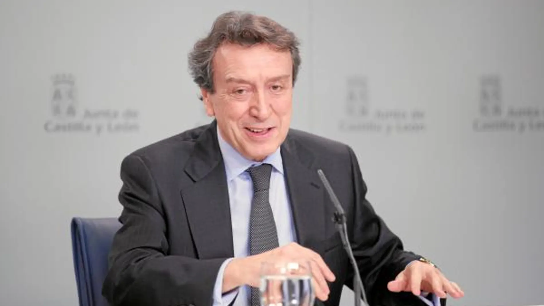 De Santiago-Juárez informa en rueda de prensa del contenido del Consejo de Gobierno
