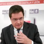 Óscar López abandona el liderazgo del PSOE y renuncia como senador